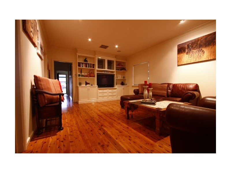 399 Kotthoff Street, Lavington NSW 2641