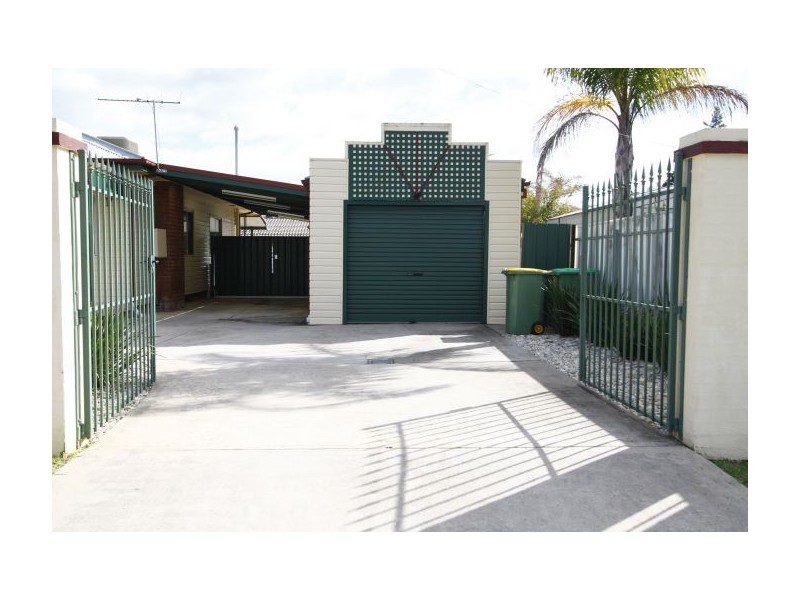 399 Kotthoff Street, Lavington NSW 2641