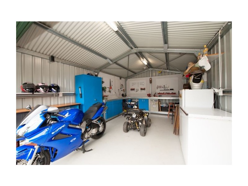 247 Desmond Street, Lavington NSW 2641