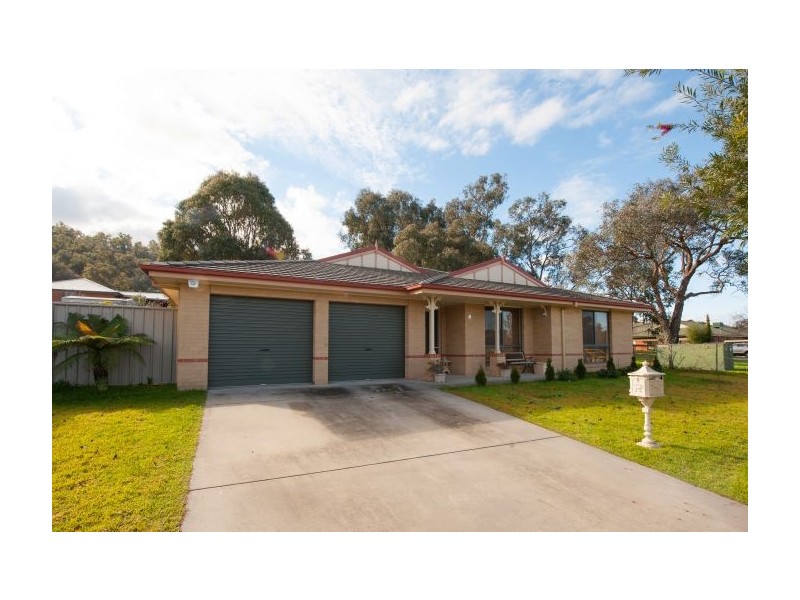 8 Caspers Lane (Norris Park), Lavington NSW 2641