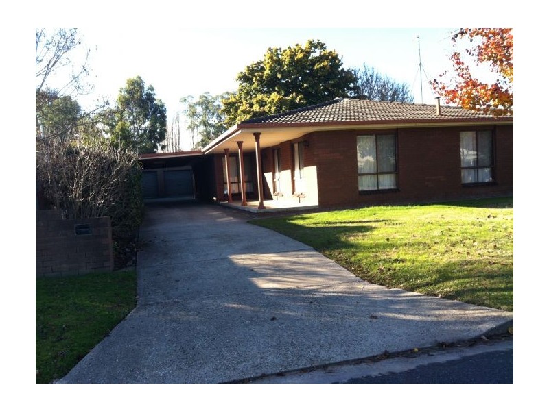 562 Roach Street, Lavington NSW 2641