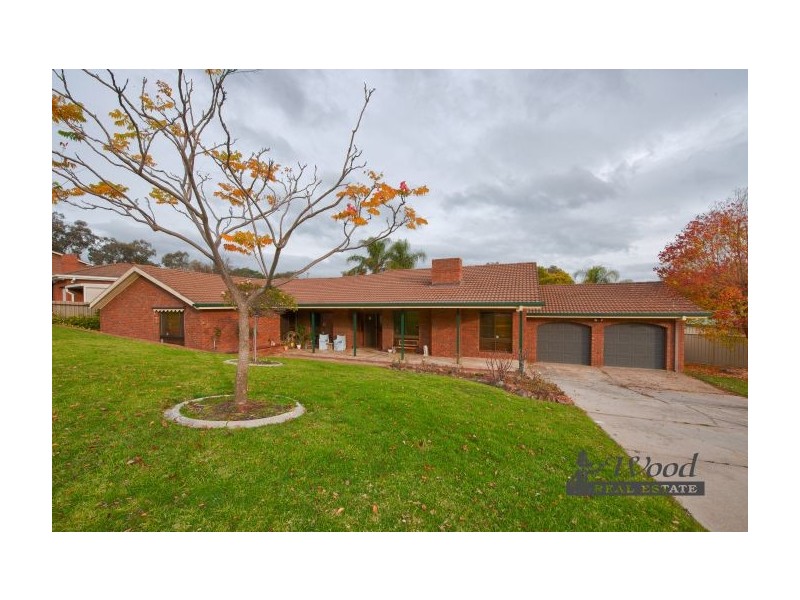 71 Buronga Dve, Lavington NSW 2641