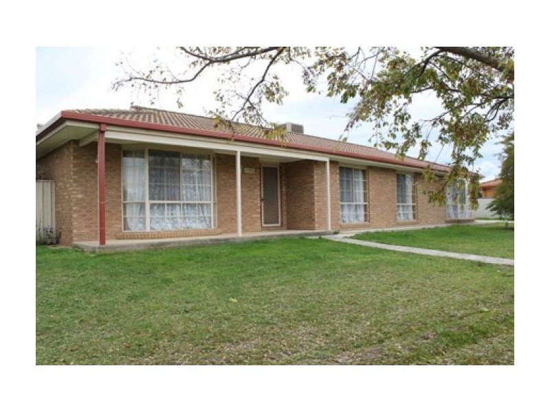 30 Neptune Drive, Lavington NSW 2641