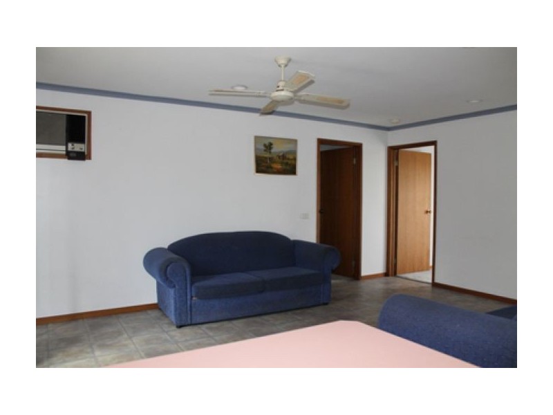 30 Neptune Drive, Lavington NSW 2641