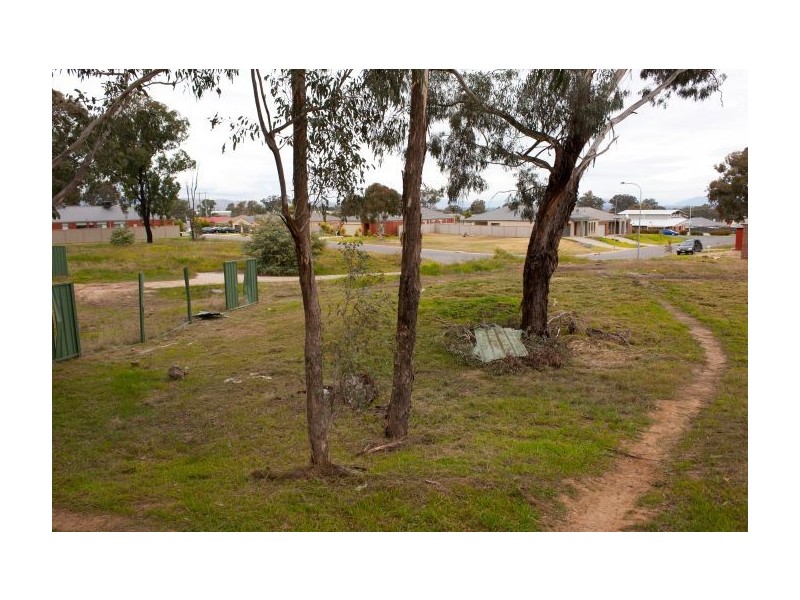 28 Algona Road, Lavington NSW 2641