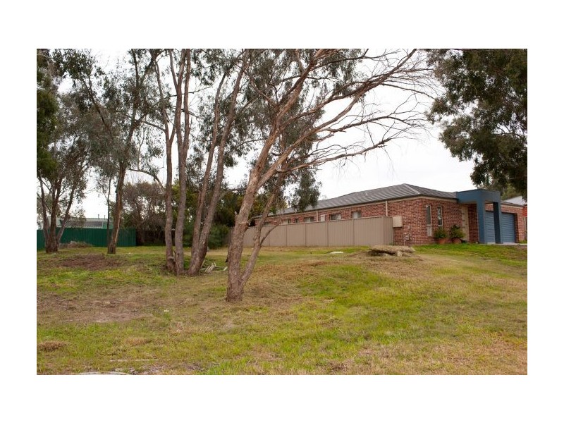 3 Chafia Place, Lavington NSW 2641
