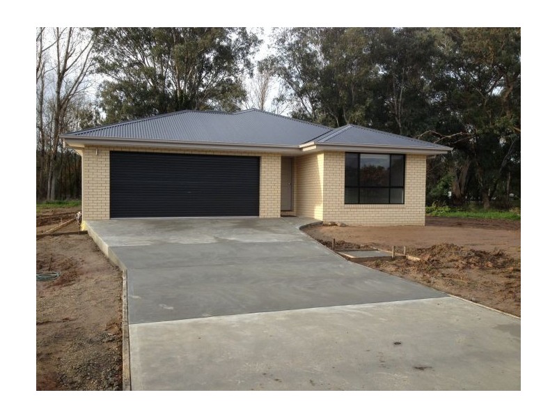 648 Centaur Rd, Lavington NSW 2641