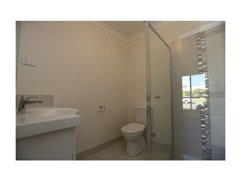 648 Centaur Rd, Lavington NSW 2641
