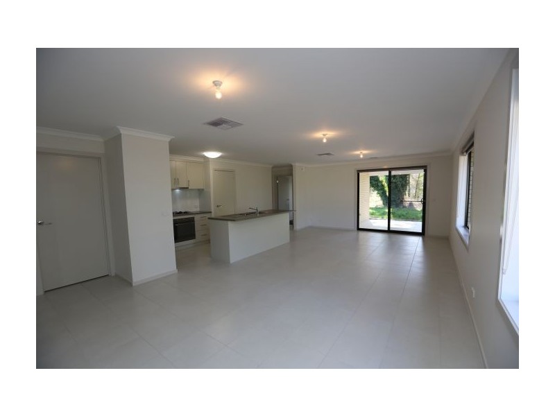 648 Centaur Rd, Lavington NSW 2641
