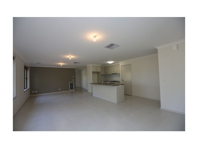 648 Centaur Rd, Lavington NSW 2641