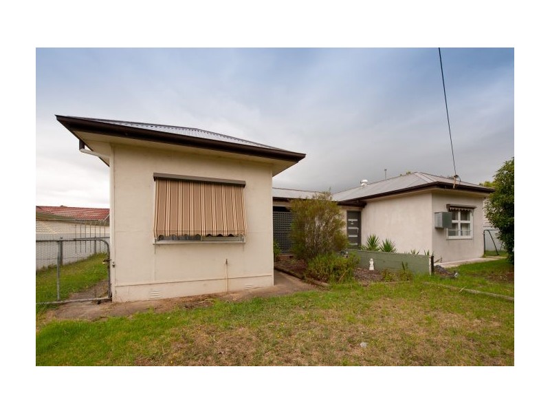 2/431 Bevan Street, Lavington NSW 2641