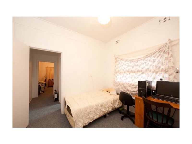 2/431 Bevan Street, Lavington NSW 2641