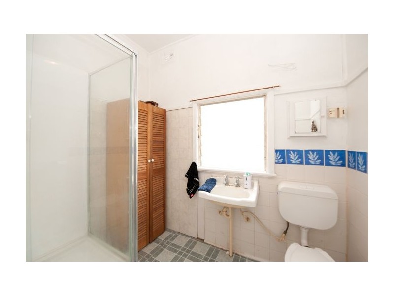 2/431 Bevan Street, Lavington NSW 2641
