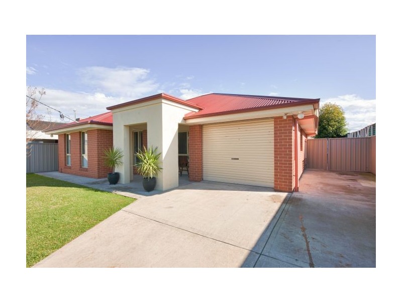 1 Brent Court, Lavington NSW 2641