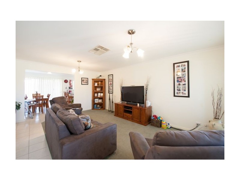 1 Brent Court, Lavington NSW 2641