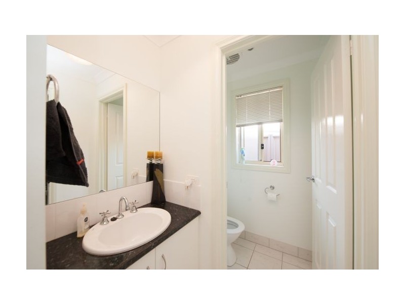 1 Brent Court, Lavington NSW 2641