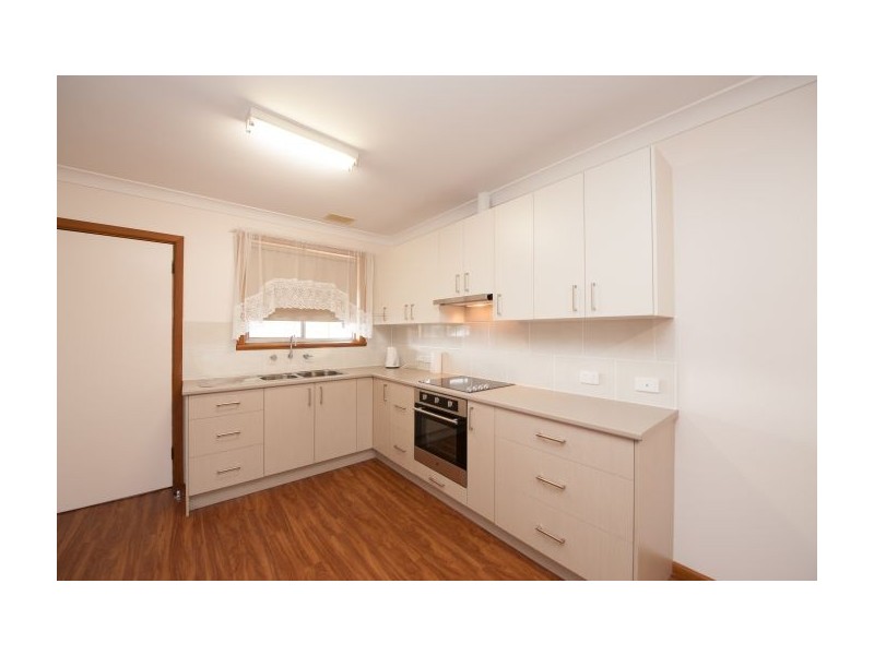 568 Noorla Place, Lavington NSW 2641
