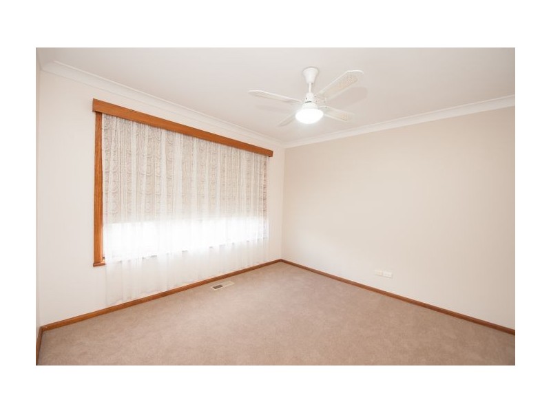 568 Noorla Place, Lavington NSW 2641