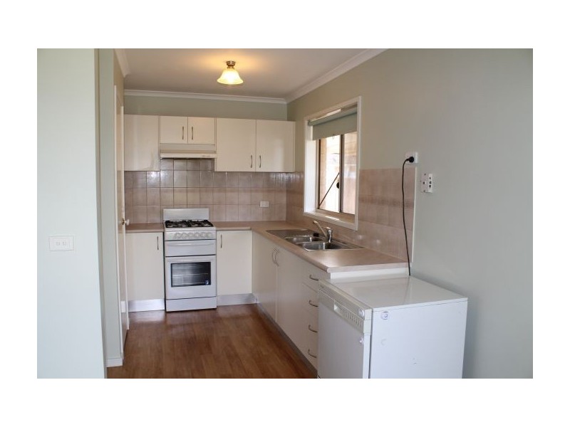 13 Bangalla Place, Lavington NSW 2641