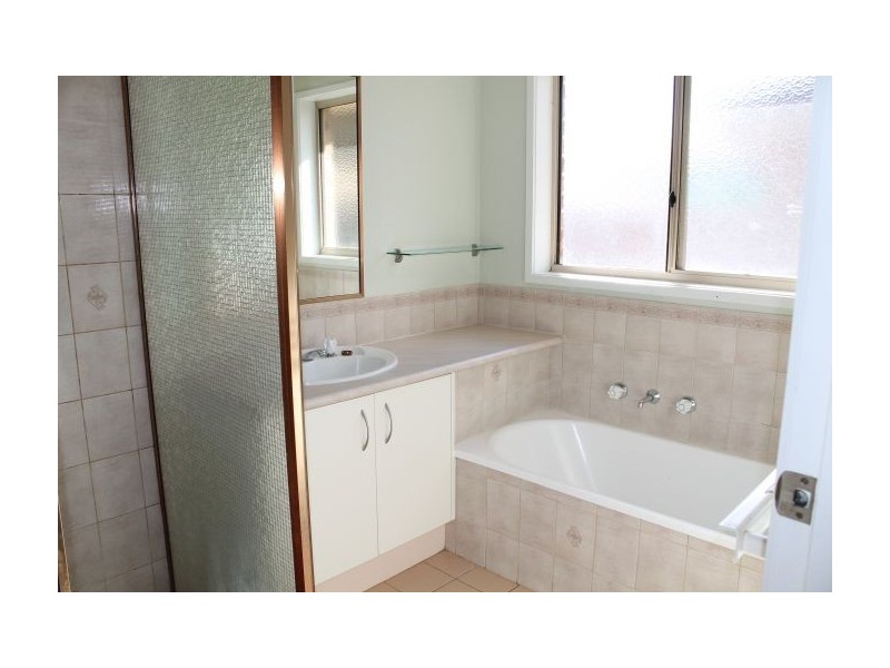 13 Bangalla Place, Lavington NSW 2641