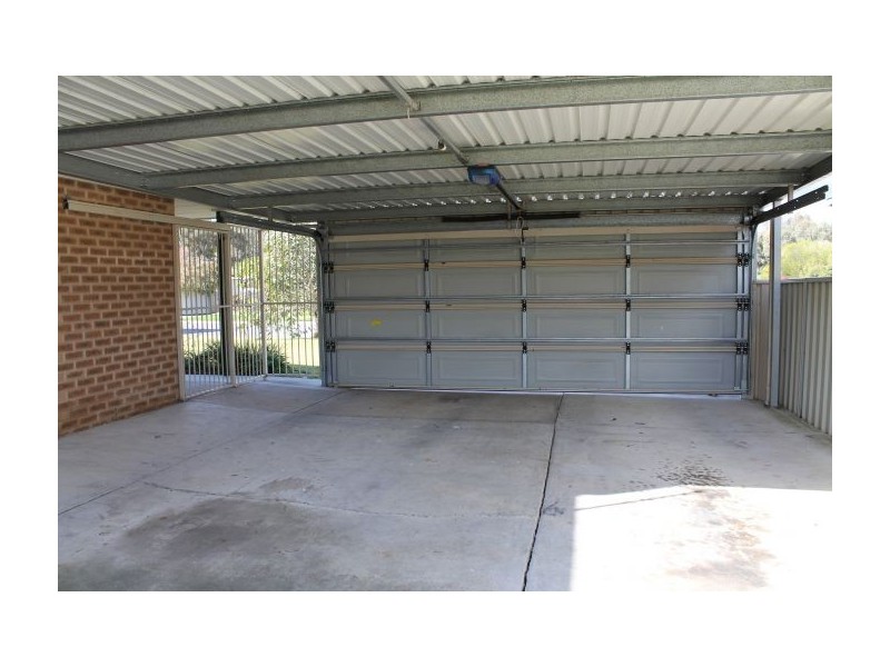 13 Bangalla Place, Lavington NSW 2641