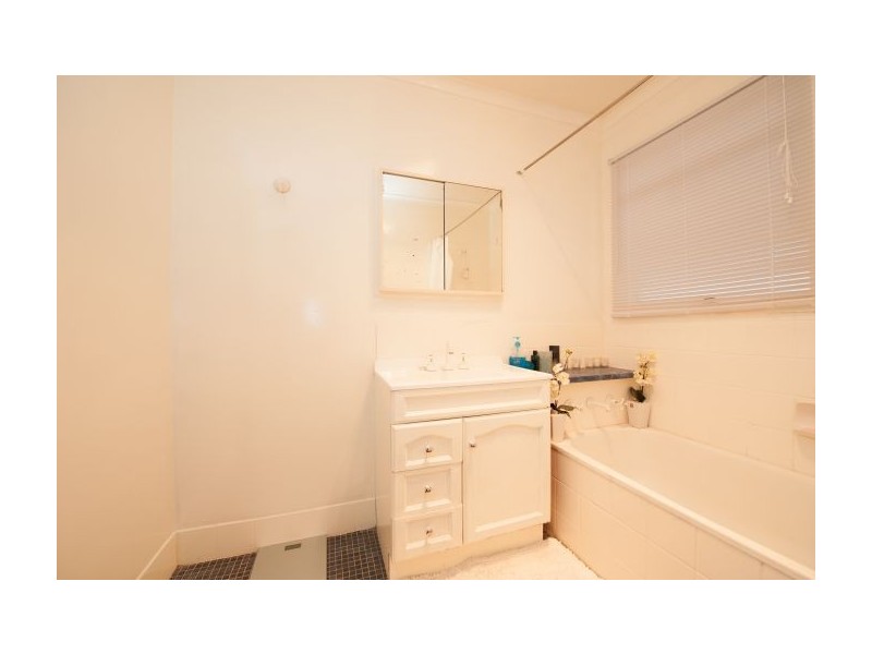593 Lyne Street, Lavington NSW 2641