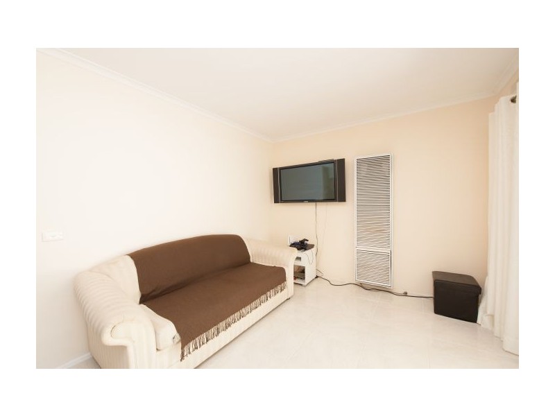 593 Lyne Street, Lavington NSW 2641