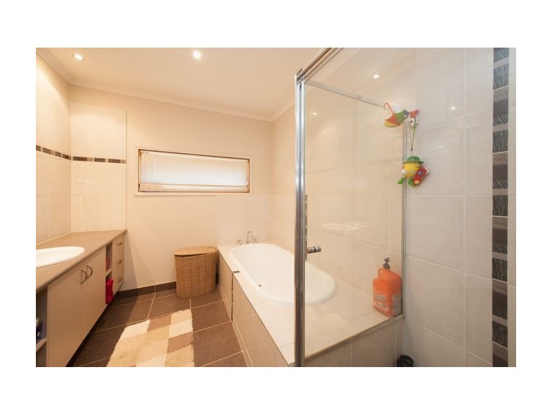 41 Vaughan Road, Thurgoona NSW 2640