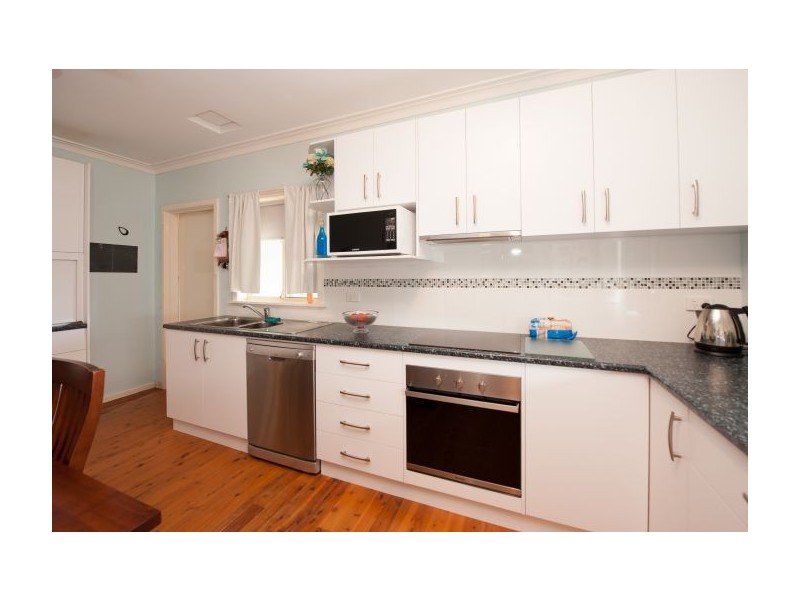 512 Murphy Street, Lavington NSW 2641