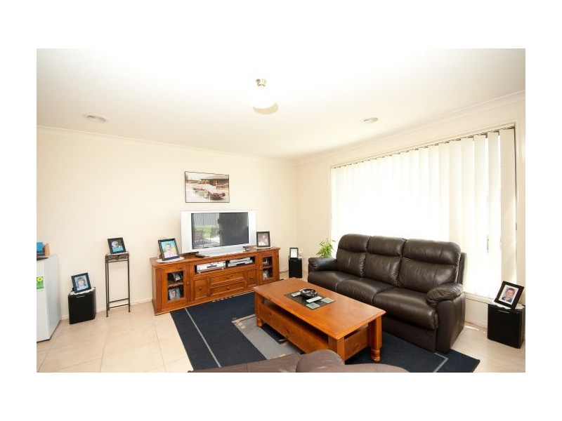 104 Hotham Cct, Thurgoona NSW 2640