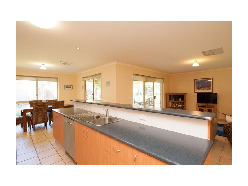 46 Daysdale Way, Thurgoona NSW 2640