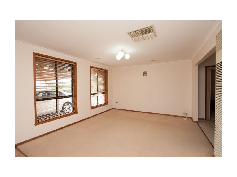 3 Yate Crt, Thurgoona NSW 2640