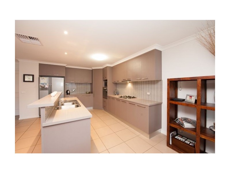 9 Wills Court, Thurgoona NSW 2640