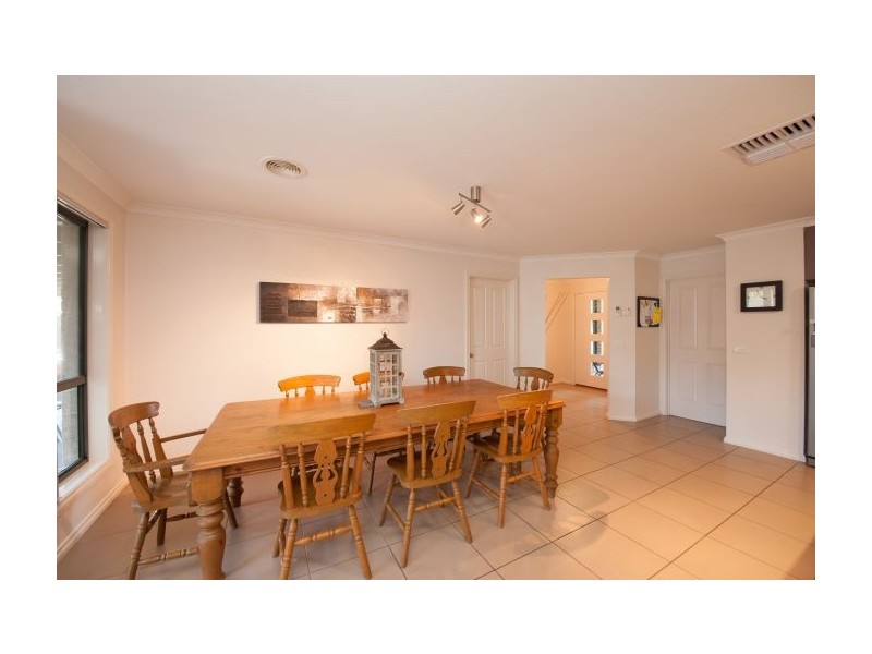 9 Wills Court, Thurgoona NSW 2640