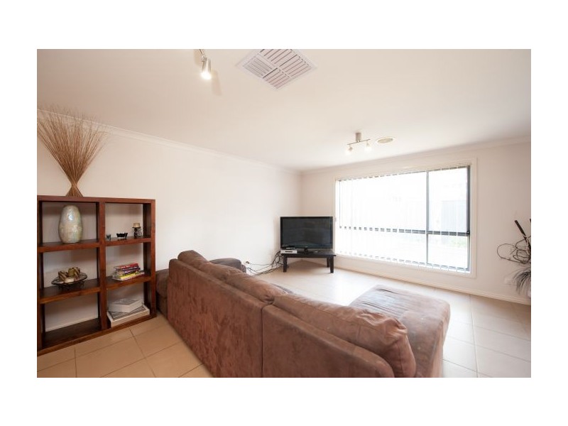 9 Wills Court, Thurgoona NSW 2640