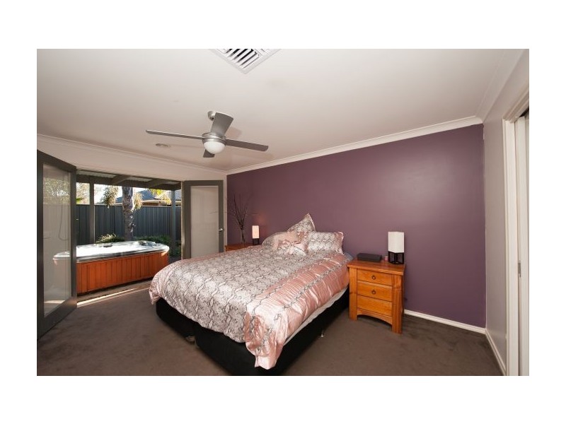 9 Wills Court, Thurgoona NSW 2640