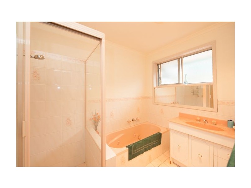 382 Reservoir Road, Lavington NSW 2641