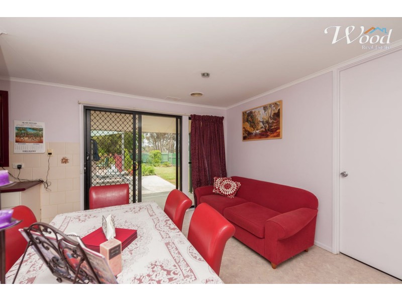 7 Arunta Pl, Lavington NSW 2641