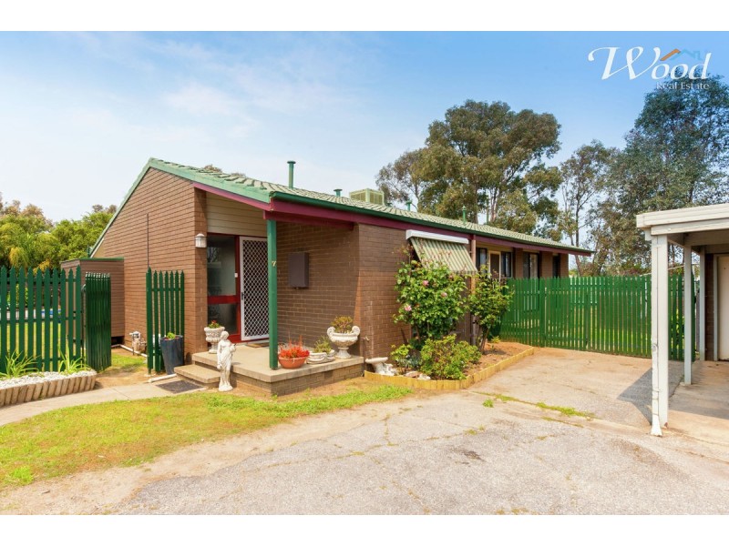 7 Arunta Pl, Lavington NSW 2641