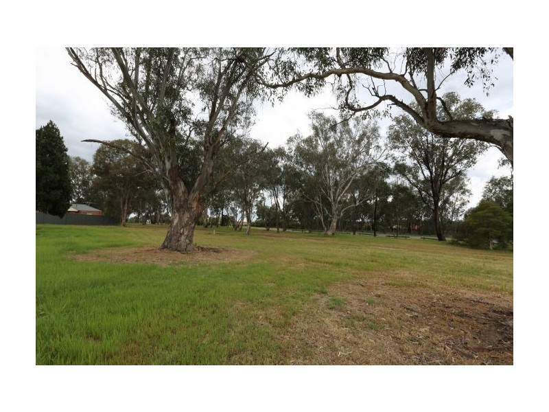 36 Hotham Cct, Thurgoona NSW 2640
