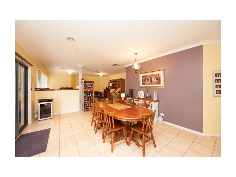 11 Winnell Crt, Thurgoona NSW 2640
