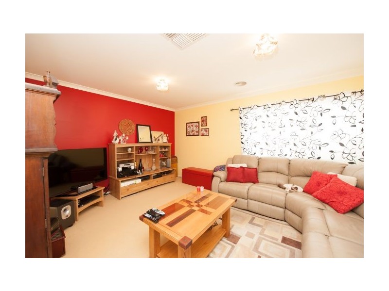 11 Winnell Crt, Thurgoona NSW 2640