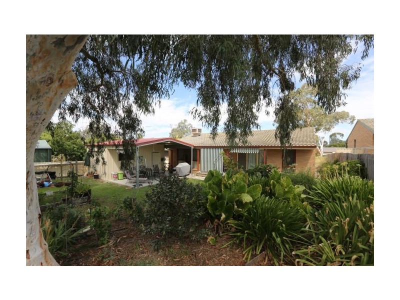 17 Algona Rd, Lavington NSW 2641