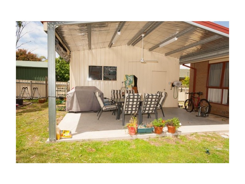 17 Algona Rd, Lavington NSW 2641