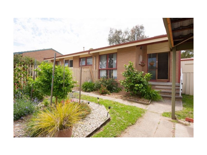 17 Algona Rd, Lavington NSW 2641