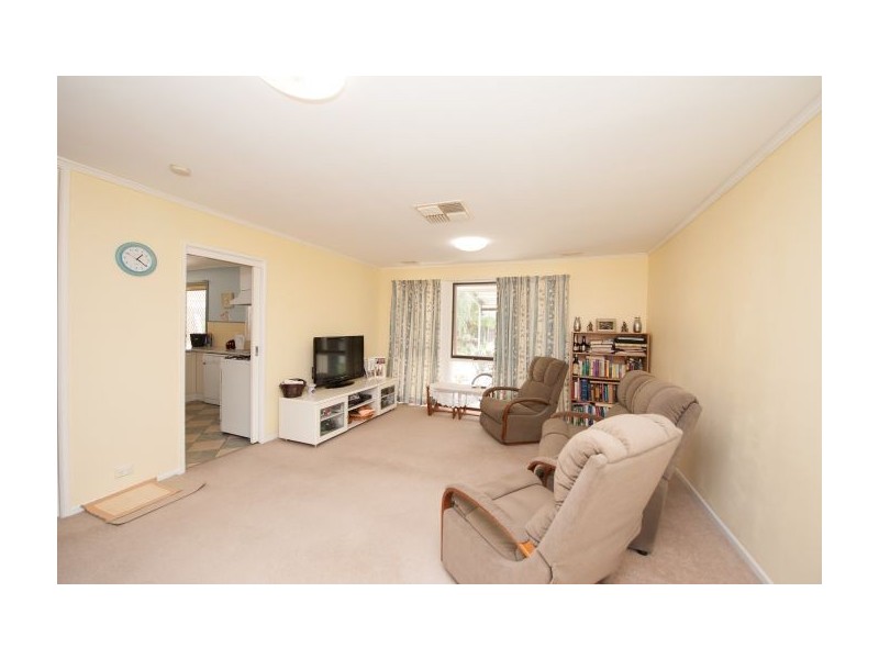 17 Algona Rd, Lavington NSW 2641