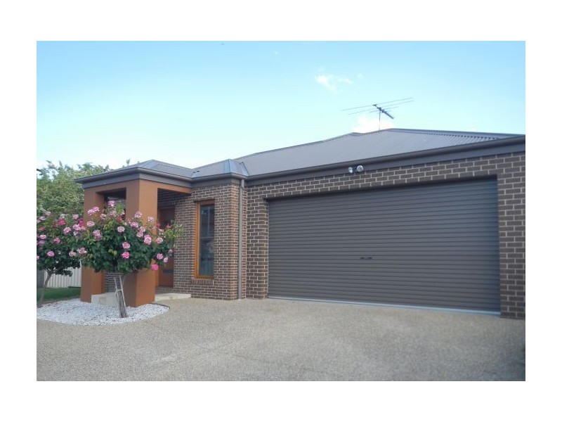 2/919 Padman Drive, West Albury NSW 2640