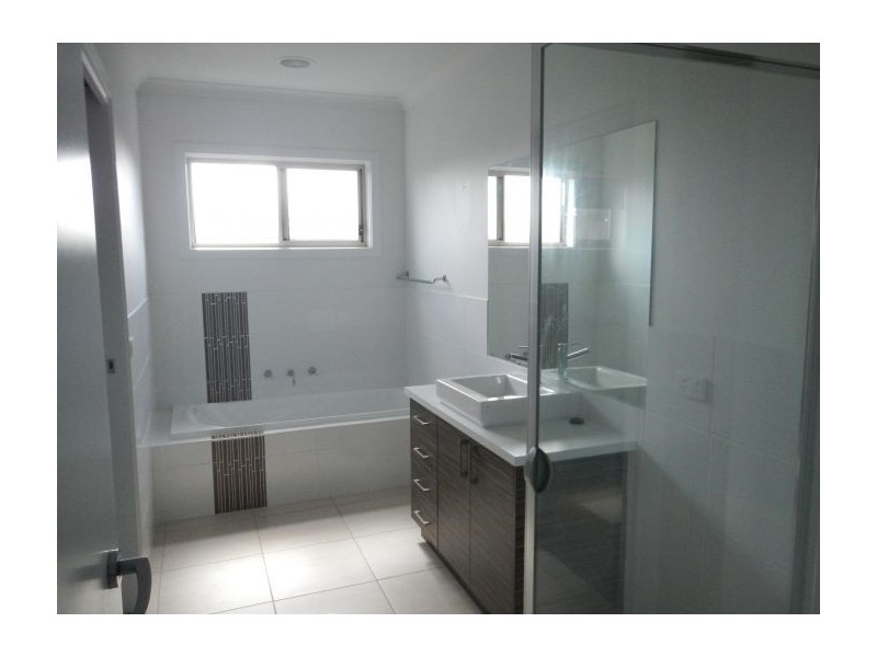 2/919 Padman Drive, West Albury NSW 2640