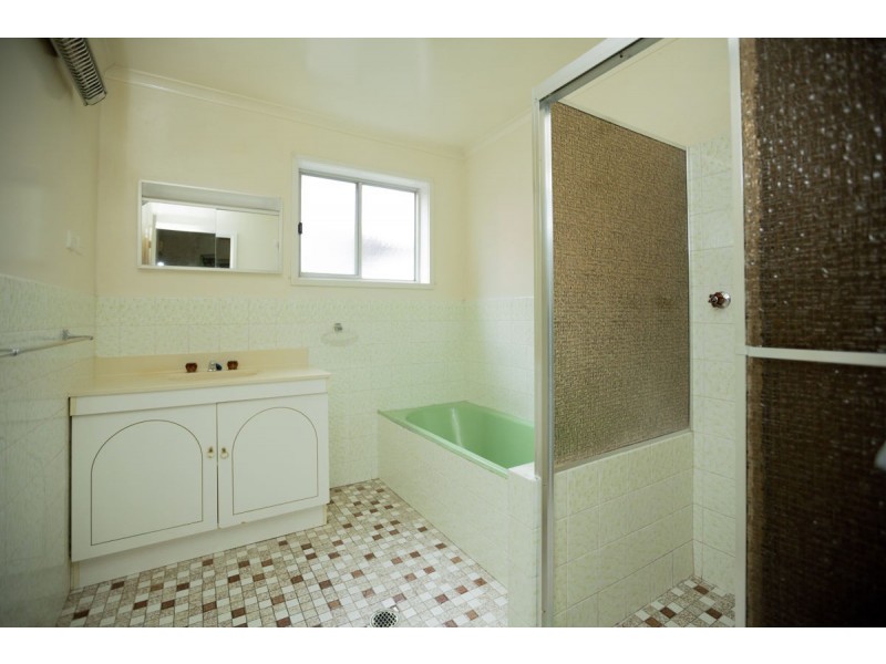 42 Allan Street, Henty NSW 2658