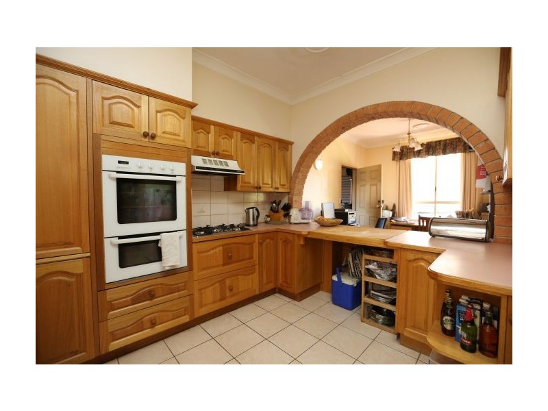 2 Mitta Grove, Lavington NSW 2641